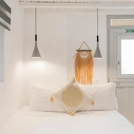 August Mykonos Apartman *