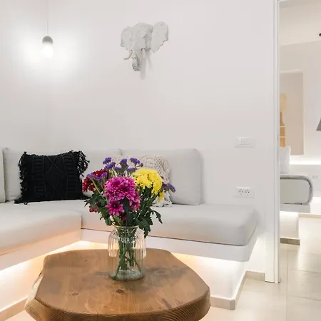 August Mykonos Apartment